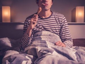 Apakah Makan Sebelum Tidur Tidak Baik untuk Tubuh?