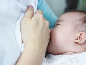 Bagaimana Pemberian ASI pada Ibu/Bayi dengan gejala COVID-19?