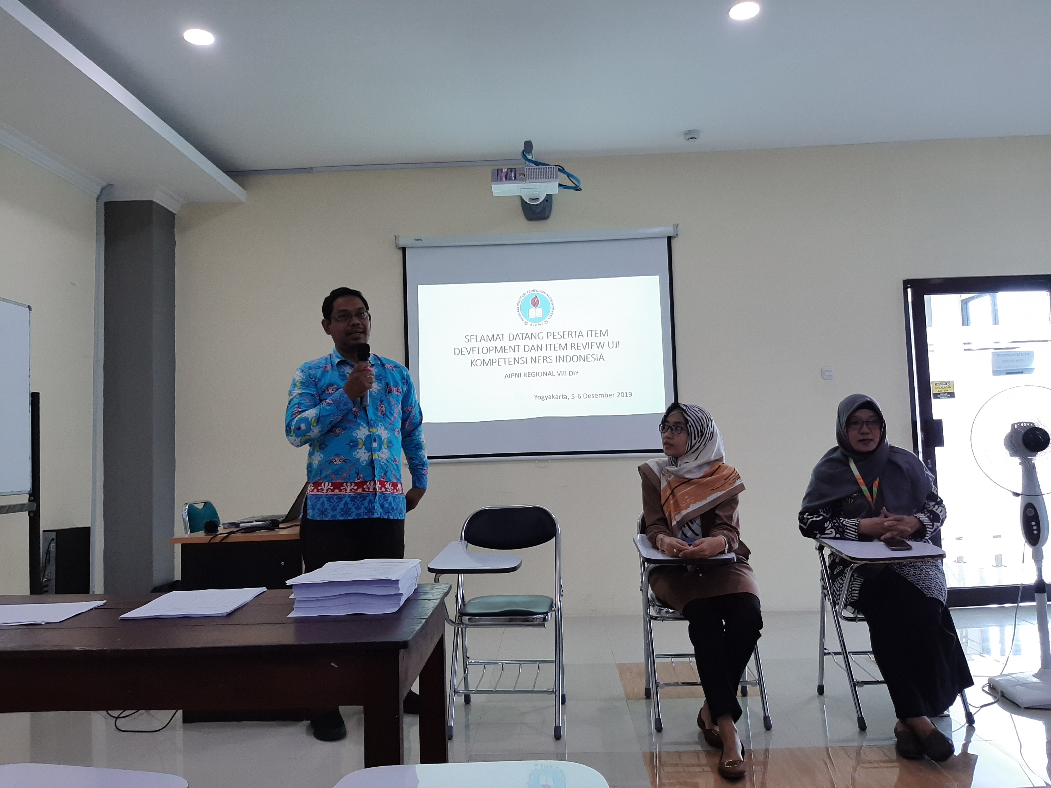 Kegiatan Item development dan item review uji kompetensi Regional VIII DIY di UAA